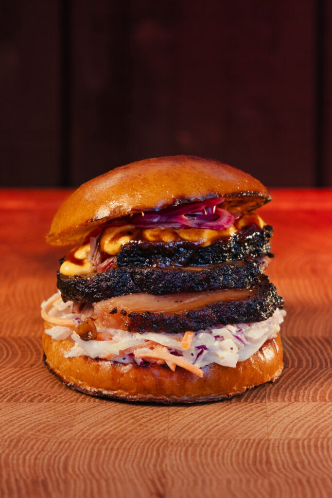 JJ's BBQ:n briskettiburgeri
