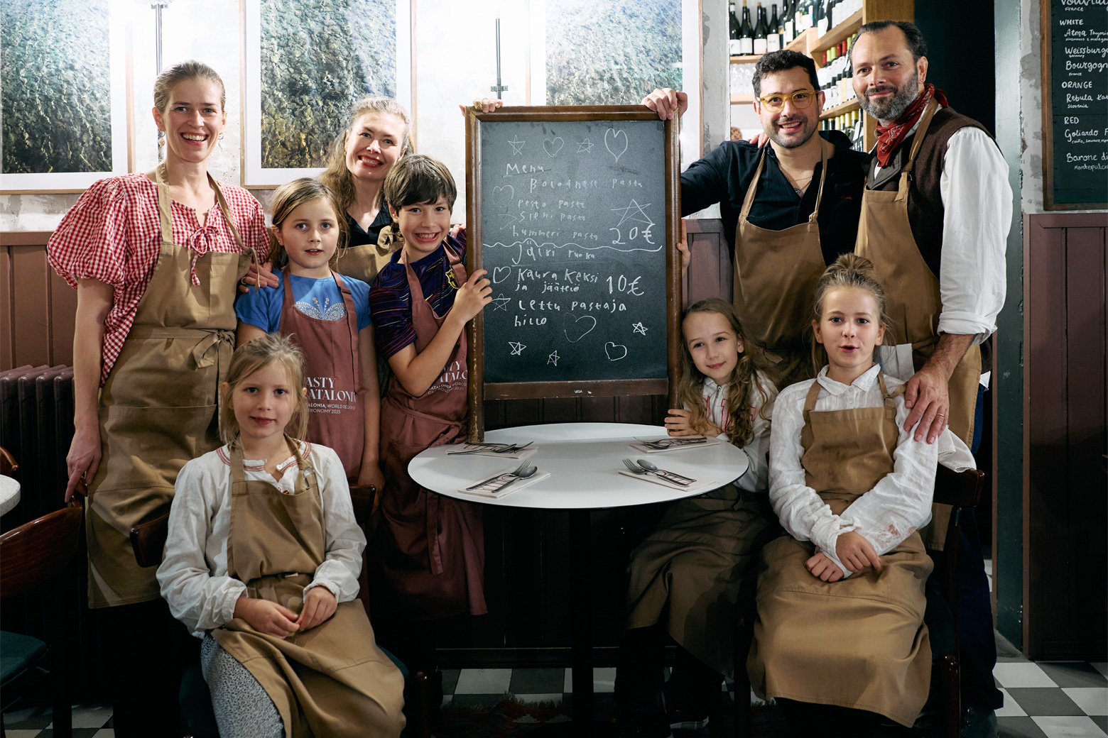 Luka Balać, Heta Kuchka, Nikola Tomevski, Oona Tomevski ja Stefan, Maria, Louna, Tekla, Dunia
