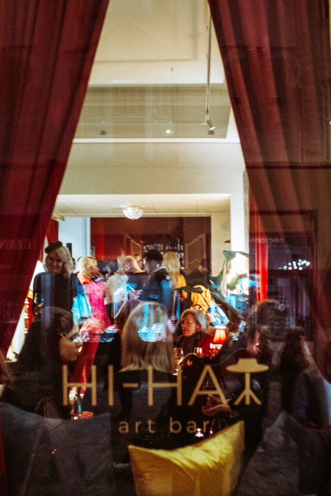 Hi-Hat Art Bar