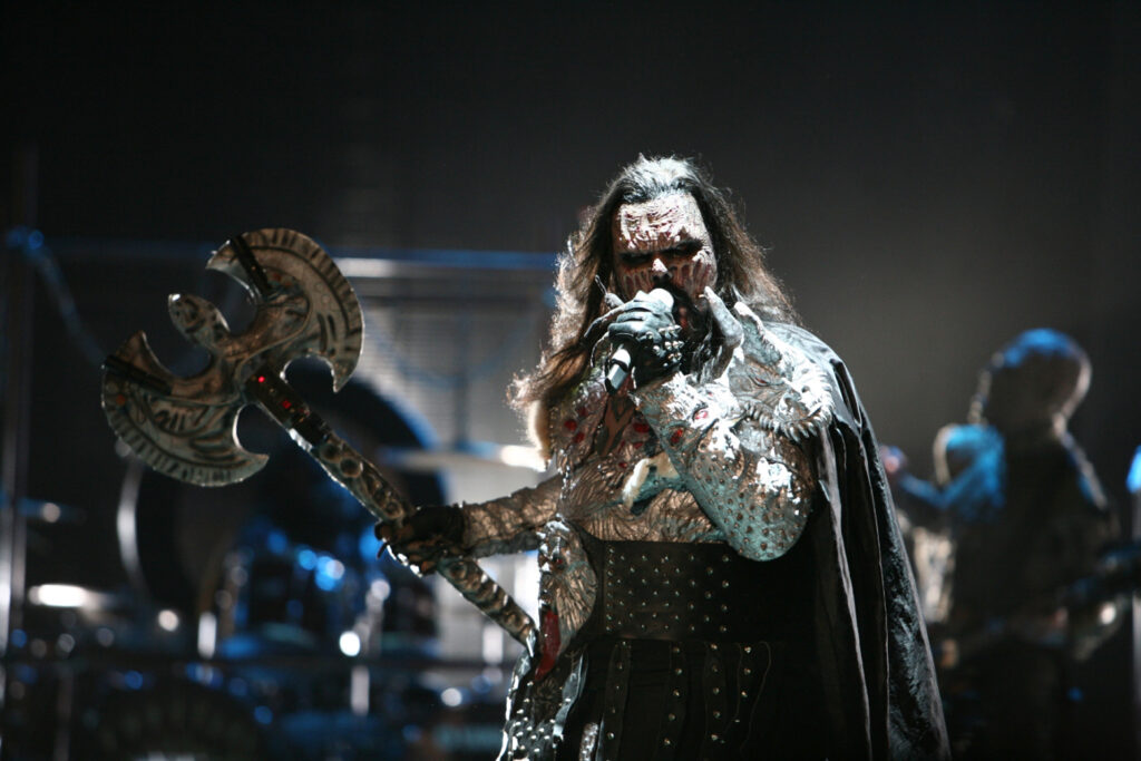 Lordi_performing_at_the_ESC_2007_photo_Nagi